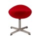 Réplica otomana da cadeira Egg em Cashmere, do designer Arne Jacobsen