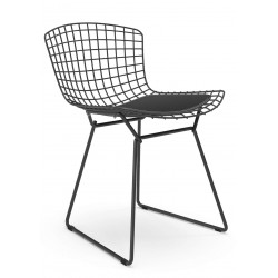 Replica cadeira de metal Bertoia em aço preto em estilo industrial do famoso designer Hans J. Wegner