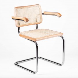 Réplica da Cadeira Cesca com braços do designer Marcel Breuer