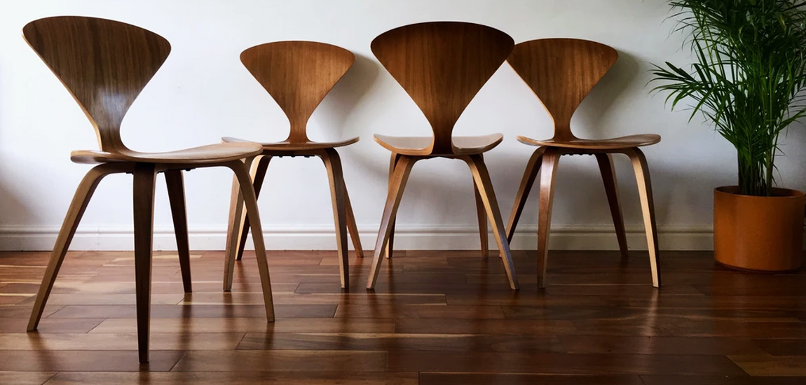 Židle Cherner z ořechového dřeva od návrháře Normana Chernera